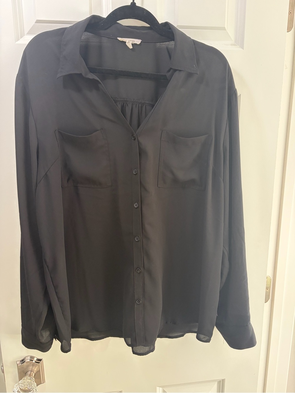 Maurices Black Flowy Light Weight Long-Sleeve Button Down Shirt